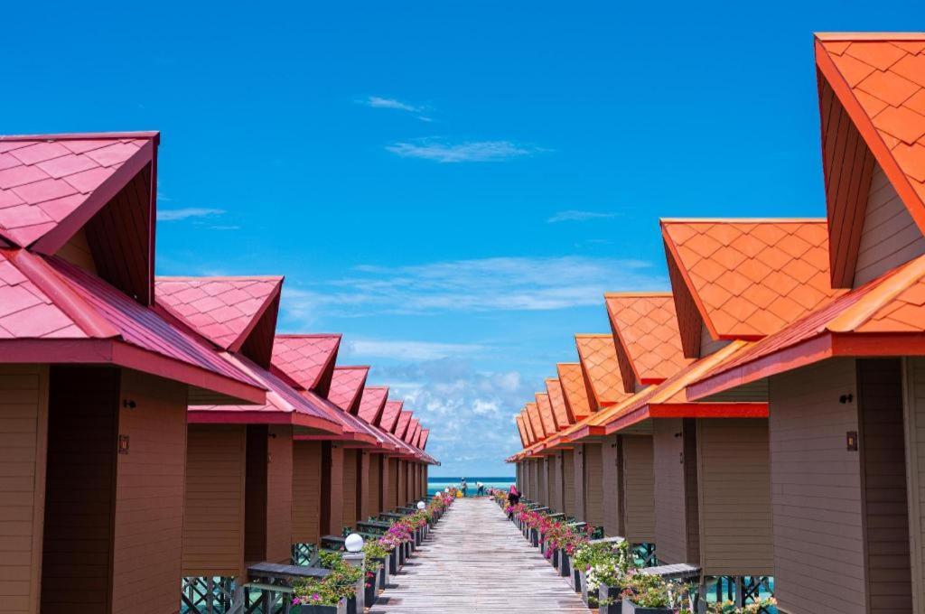 Sand Bay Resort Semporna Buitenkant foto