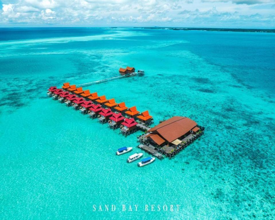 Sand Bay Resort Semporna Buitenkant foto