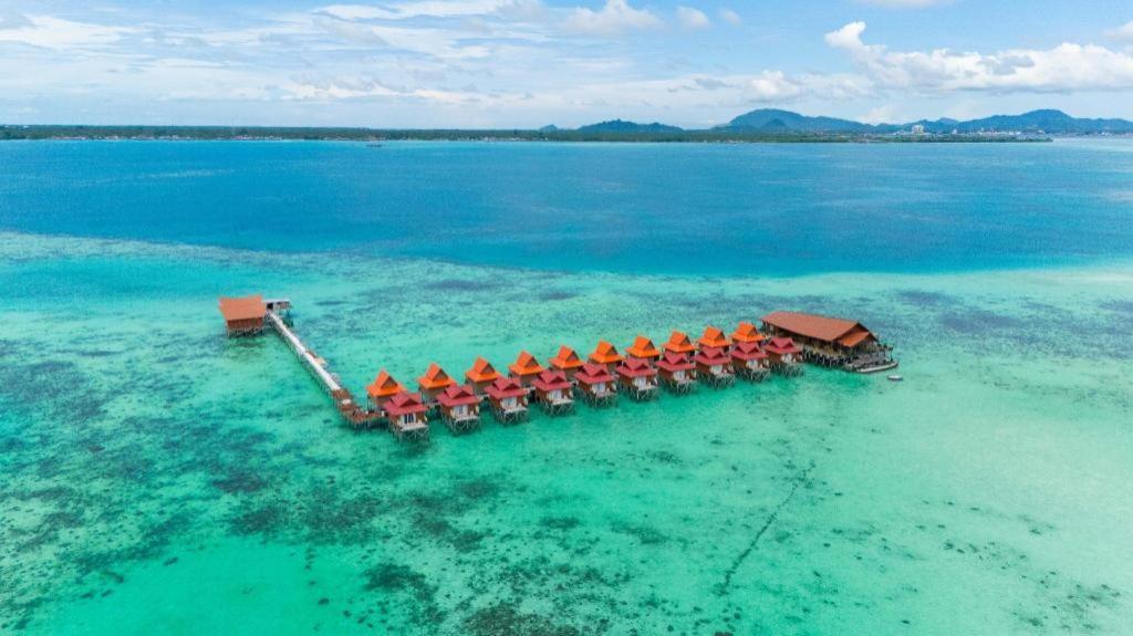 Sand Bay Resort Semporna Buitenkant foto