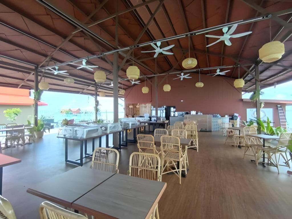 Sand Bay Resort Semporna Buitenkant foto