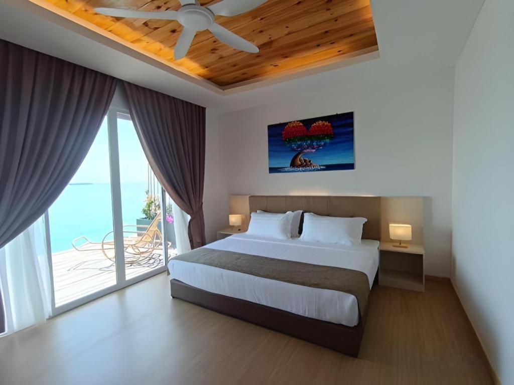 Sand Bay Resort Semporna Buitenkant foto