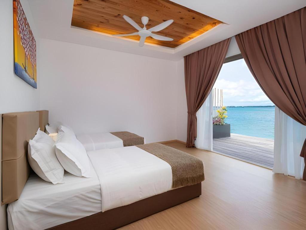 Sand Bay Resort Semporna Buitenkant foto