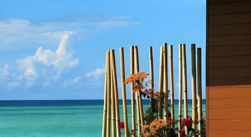 Sand Bay Resort Semporna Buitenkant foto